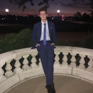 Meet your Posher, Logan